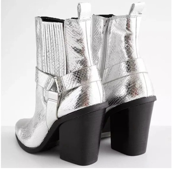 DV by Dolce Vita Nilano Metallic Ankle Booties - Picture 7 of 7